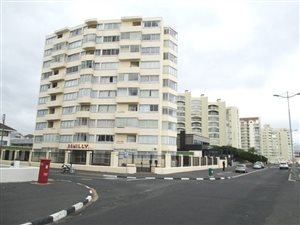 2 Bed Apartment in Strand North