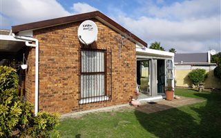 3 Bedroom House in Plattekloof Glen