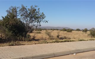 6 ha Land available in Magalieskruin