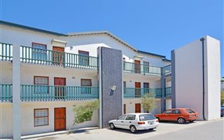 2 Bedroom Apartment in Parklands
