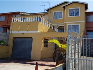 4 Bed House in Longcroft