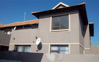 3 Bedroom Apartment in Newmarket Park
