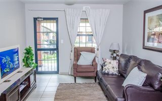 2 Bedroom House in Derdepoort