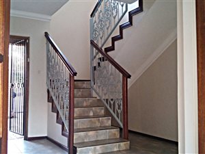 3 Bed Duet in Waterkloof Ridge