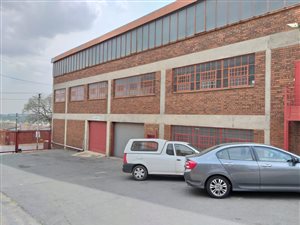 2729 m² Industrial space in Industria North