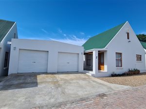 14 Bed House in De Rust