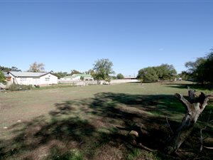 1700 m² Land available in Porterville