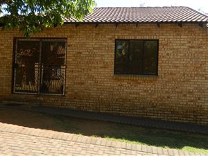 2 Bed Townhouse in Witpoortjie