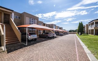 2 Bedroom House in Mondeor