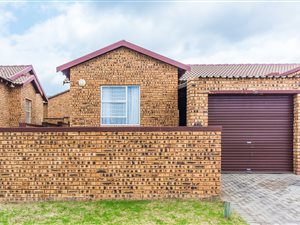 2 Bed Townhouse in Honey Park