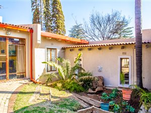 Commercial space in Ormonde