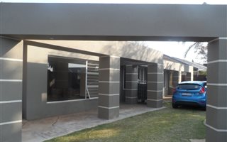 3 Bedroom House in Carenvale
