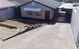 3 Bedroom House in Panorama Gardens