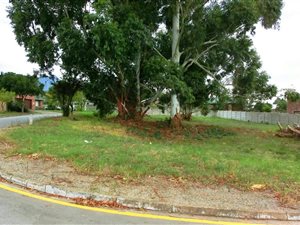 912 m² Land available in Blanco