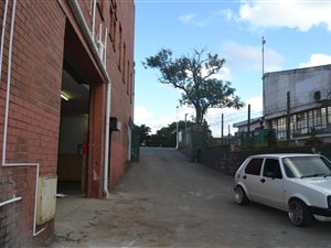 665 m² Industrial space in New Germany
