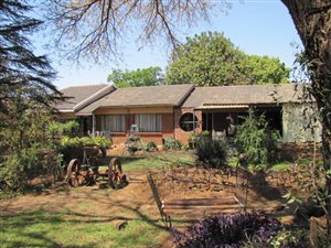 1.1 ha Farm in Leeuwfontein