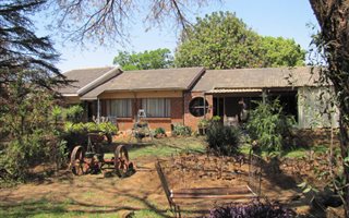 1.1 ha Farm in Leeuwfontein