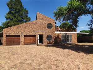 3 Bed House in Three Rivers East