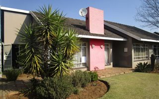3 Bedroom House in Risiville