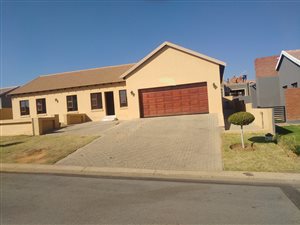 3 Bed House in Kosmosdal