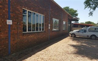 924 m² Commercial space in Lephalale (Ellisras)