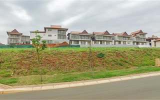800 m² Land available in Izinga Estate