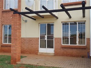 2 Bed Flat in The Orchards