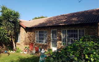 2 Bedroom Simplex in Claremont