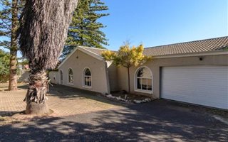 4 Bedroom House in Kenridge