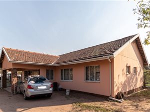 6 Bed House in Nagina