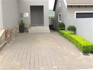 3 Bed House in Candlewoods Estate