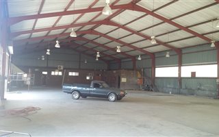 1400 m² Commercial space in Briardene