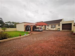 4 Bed House in Gonubie