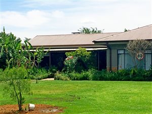10 Bed House in Stefanopark
