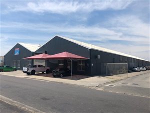 2333 m² Industrial space in Paarden Eiland