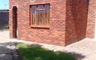 4 Bedroom House in Osizweni