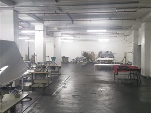 1300 m² Industrial space in New Centre
