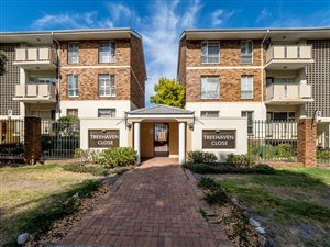 2 Bed Apartment in Claremont