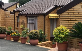 3 Bedroom Cluster in Maroeladal