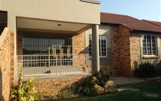 3 Bedroom Townhouse in Moreleta Park
