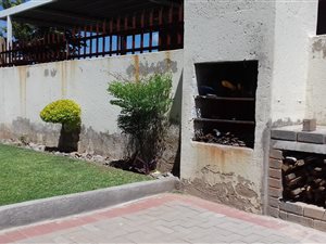2 Bed House in Rabie Ridge