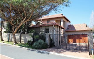 3 Bedroom Cluster in Strubens Valley