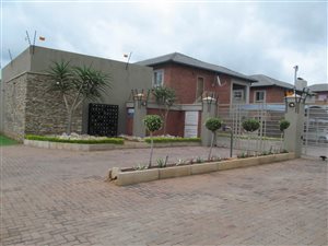 2 Bed Apartment in Booysens