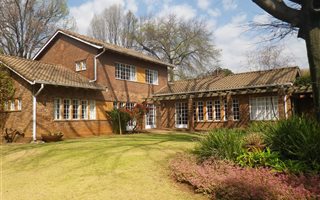 4 Bedroom House in Melrose