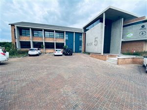 135 m² Commercial space in Tijger Valley and surrounds