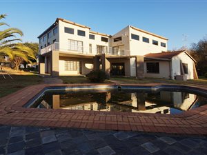 6 Bedroom House in President Park