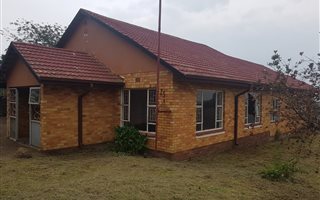 4 Bedroom House in Eendracht