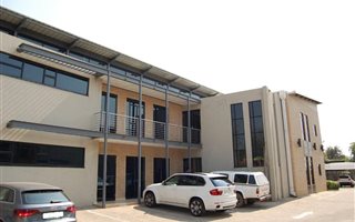 820 m² Office Space in Waterval East