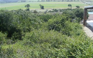693 m² Land available in Fraaiuitsig