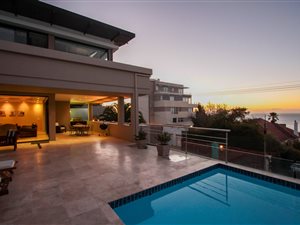 6 Bed Apartment in Bantry Bay